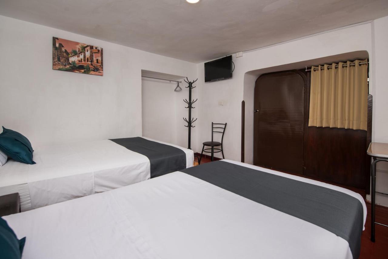Pensión Ayenda Sol House *